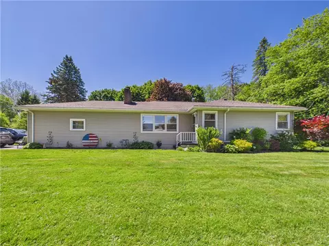 1621 Scribner Rd, Penfield, NY 14526
