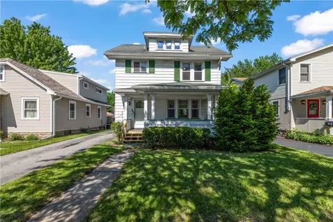 127 Castleford Rd, Greece, NY 14616