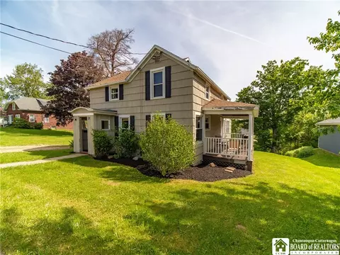 21 Academy St, Mayville, NY 14757