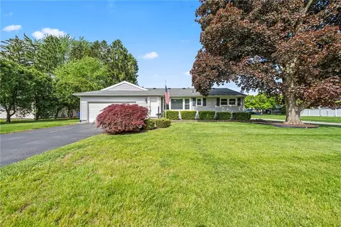 45 Everclay Dr, Greece, NY 14616