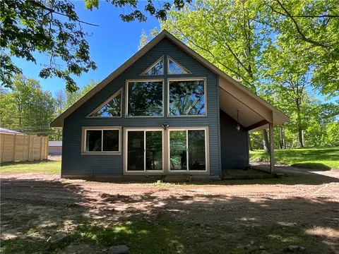 13289 Lakeview Dr, Carlton, NY 14571