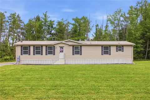 6725 Swamp Rd, Byron, NY 14422