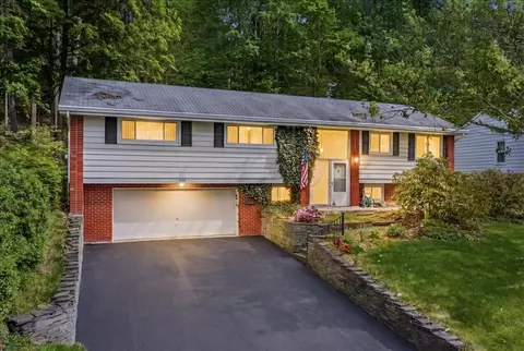 916 Chestnut Ln, Vestal, NY 13850