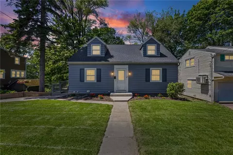 27 Dakeland Rd, Irondequoit, NY 14617