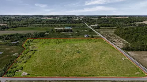 7900 Olmstead Rd, Bloomfield, NY 14469