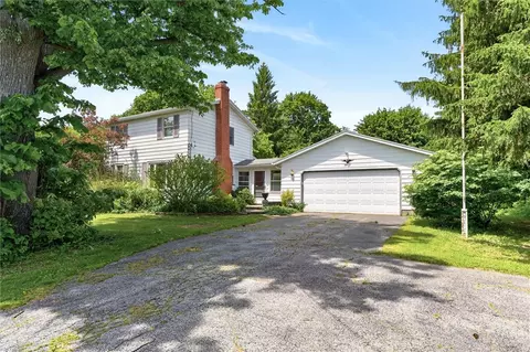 52 Mill Rd, Greece, NY 14626