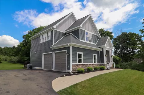 9341 Woodcrest Dr, Erwin, NY 14870