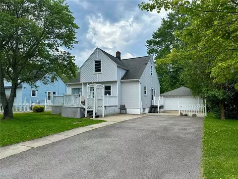 20 Warren Ave, West Seneca, NY 14224