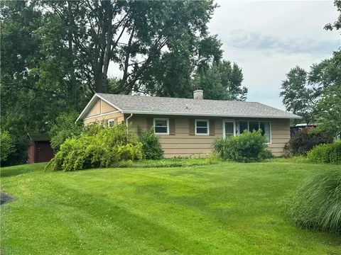 69 Faircrest Rd, Rochester, NY 14623