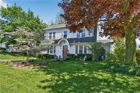 370 Susquehanna Rd, Rochester, NY 14618