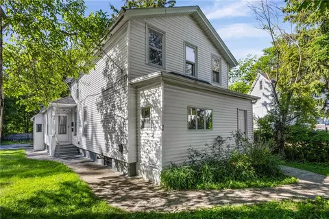 34 Scrantom St, Rochester, NY 14605