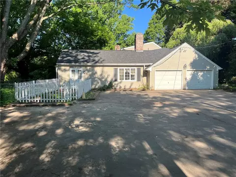 1743 Calkins Rd, Pittsford, NY 14534