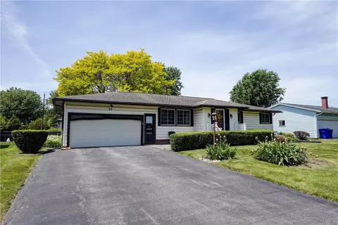 23 Capri Dr, Gates, NY 14624