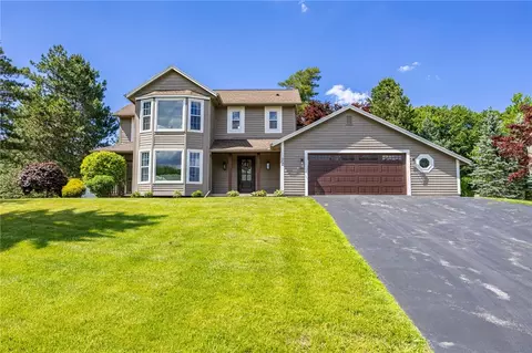 22 Pinewood Knl, Chili, NY 14624