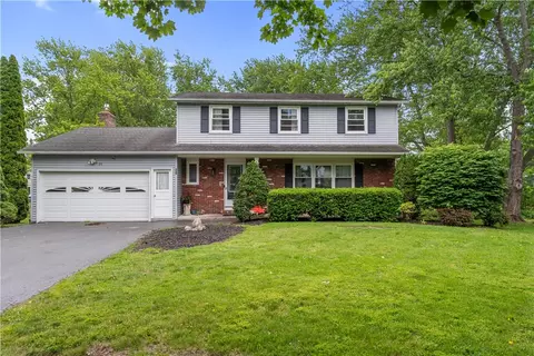 20 Paddington Dr, Gates, NY 14624