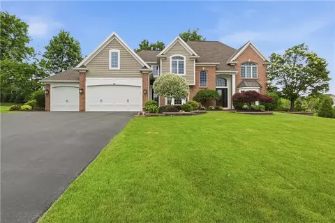 24 Mount Liberty Dr, Perinton, NY 14526