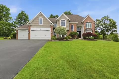 24 Mount Liberty Dr, Perinton, NY 14526