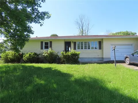 28 Jarvis St, Auburn, NY 13021