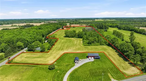 Bethany Leroy Road, Stafford, NY 14143