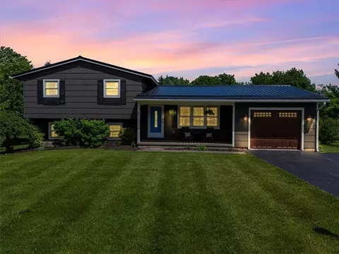 5 Hillside Dr, Clifton Springs, NY 14432