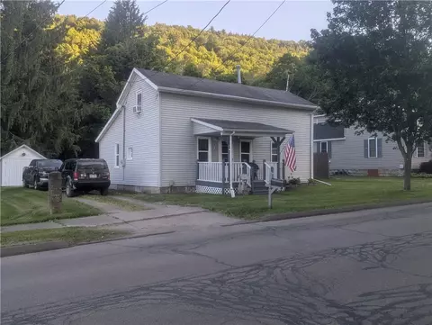 71 Cameron St, Bath, NY 14810