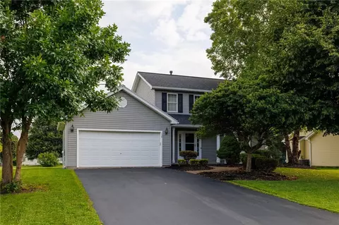 130 Salzer Hts, West Henrietta, NY 14586