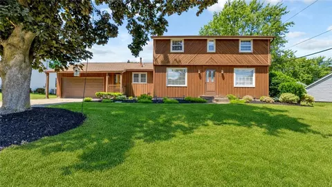 50 Eventide Ln, Irondequoit, NY 14617