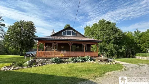 1994 Shaw Rd, Arkwright, NY 14062