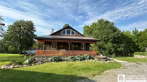 1994 Shaw Rd, Arkwright, NY 14062