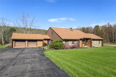 1053 Chambers Rd, Catlin, NY 14845