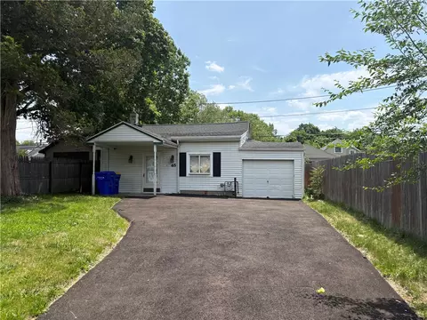 65 Wheeldon Dr, Greece, NY 14616