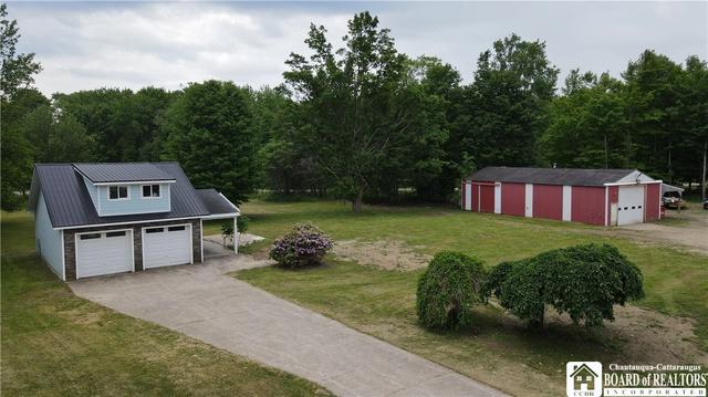 6441 Centralia Hartfield Rd, Chautauqua, NY 14757