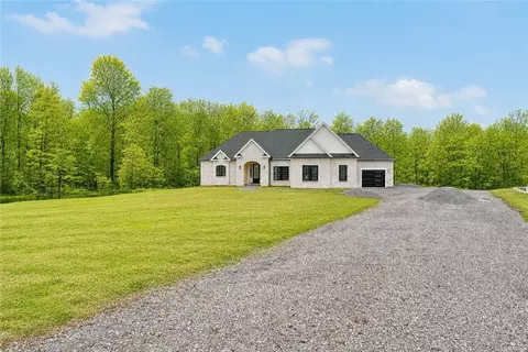 105 Yoruk Forest Ln #5, Rush, NY 14543
