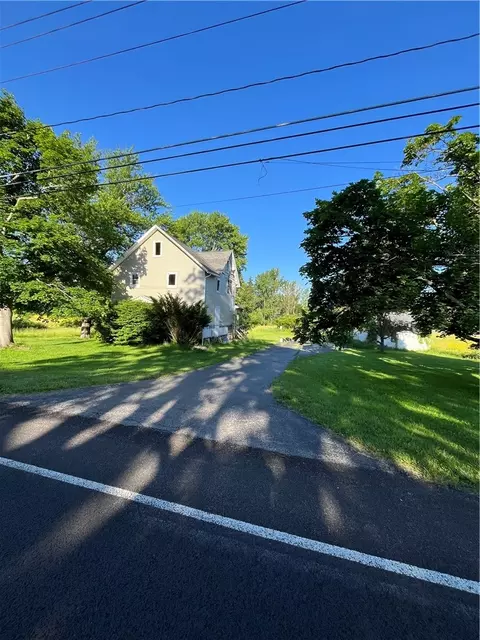 6705 E Townline Rd, Williamson, NY 14589