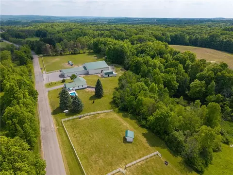 2560 Pond Rd, Lima, NY 14485