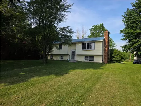5088 Arcadia Zurich Norris Rd, Sodus, NY 14551