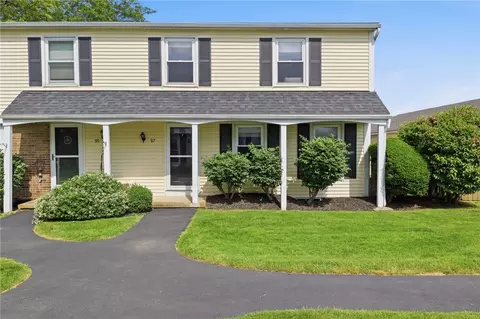 97 Springwood Dr, Webster, NY 14580