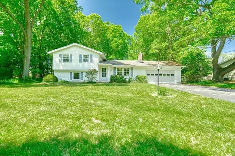 226 Dickinson Rd, Webster, NY 14580