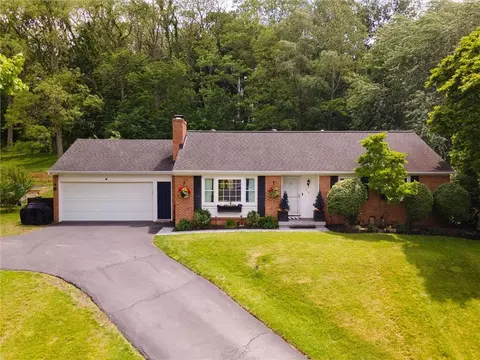 14 Highpoint Trl, Perinton, NY 14450