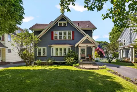 29 Elmcroft Rd, Rochester, NY 14609
