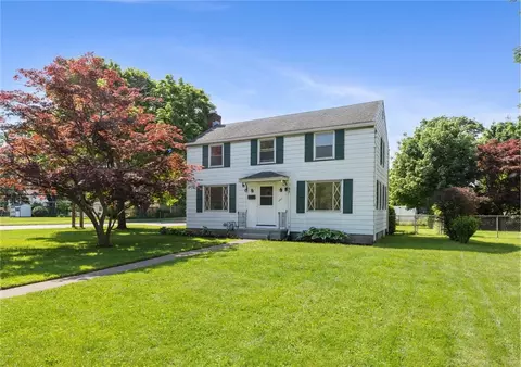 261 Rogers Pkwy, Irondequoit, NY 14617