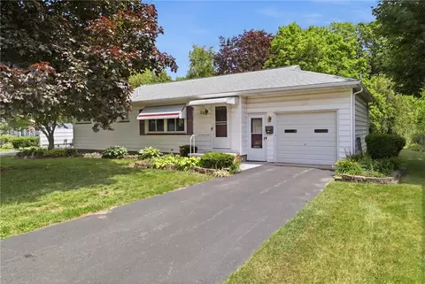 22 Chad Cir, Greece, NY 14616