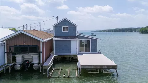 APT 36 Pier 3, Canandaigua City, NY 14424