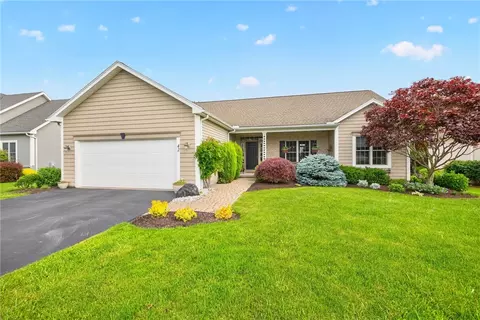 42 Peaceful Harbor Ln, Webster, NY 14580