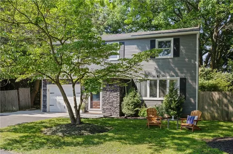 41 Alberta Dr, Penfield, NY 14526