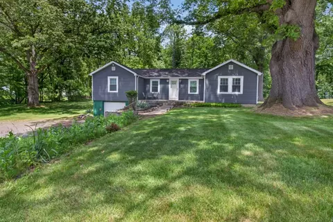 166 Ayrault Rd, Perinton, NY 14450
