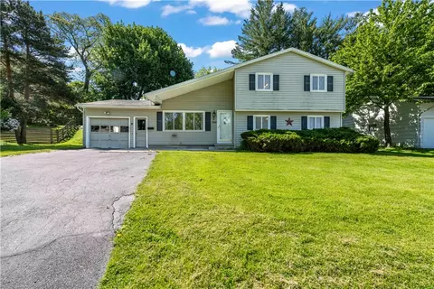 250 Lake Shore Boulevard Ext, Irondequoit, NY 14617