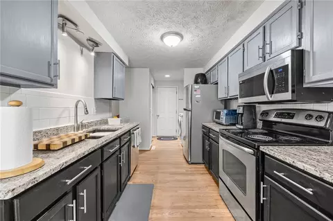 Kitchen - 1002 Cane Patch, Webster, NY 14580 photo 4 of 5