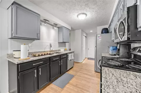 Kitchen - 1002 Cane Patch, Webster, NY 14580 photo 3 of 5