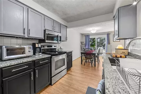 Kitchen - 1002 Cane Patch, Webster, NY 14580 photo 1 of 5